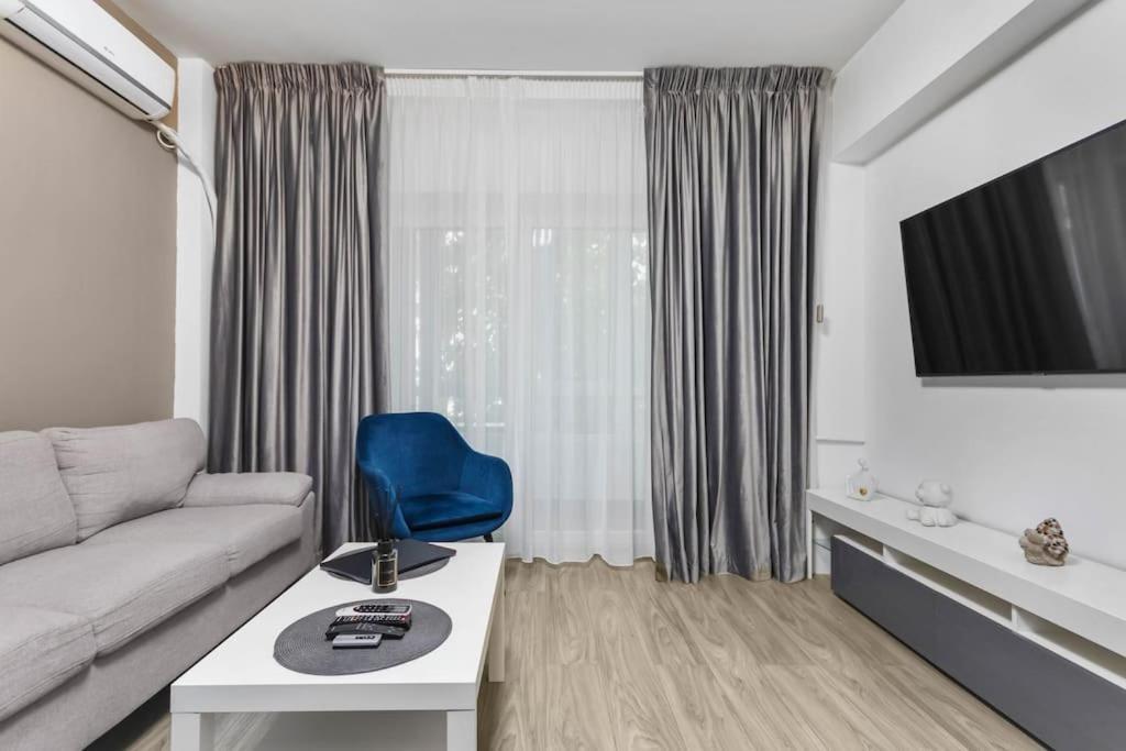 Heart Of Bucharest #Victoriei Apartment Bagian luar foto